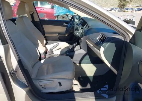 2014 Volkswagen Jetta 1.8T Se z USA, uszkodzony, nr VIN 3VWD17AJXEM249941